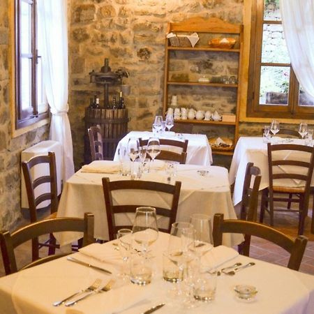 Il Cappellaio Matto Bed & Breakfast Montalto Ligure Bagian luar foto