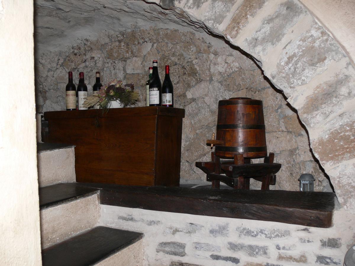 Il Cappellaio Matto Bed & Breakfast Montalto Ligure Bagian luar foto