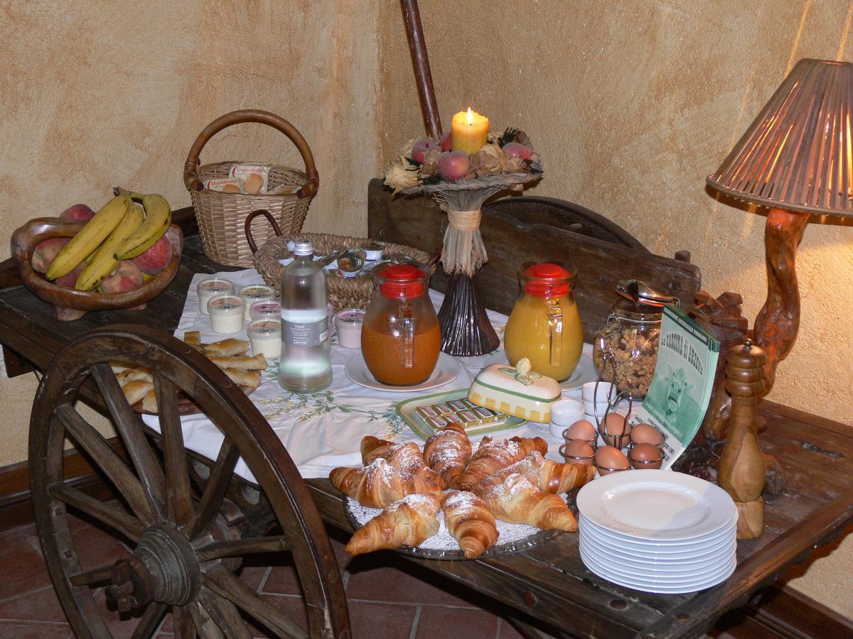 Il Cappellaio Matto Bed & Breakfast Montalto Ligure Bagian luar foto