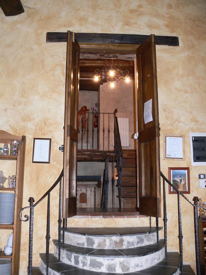 Il Cappellaio Matto Bed & Breakfast Montalto Ligure Bagian luar foto