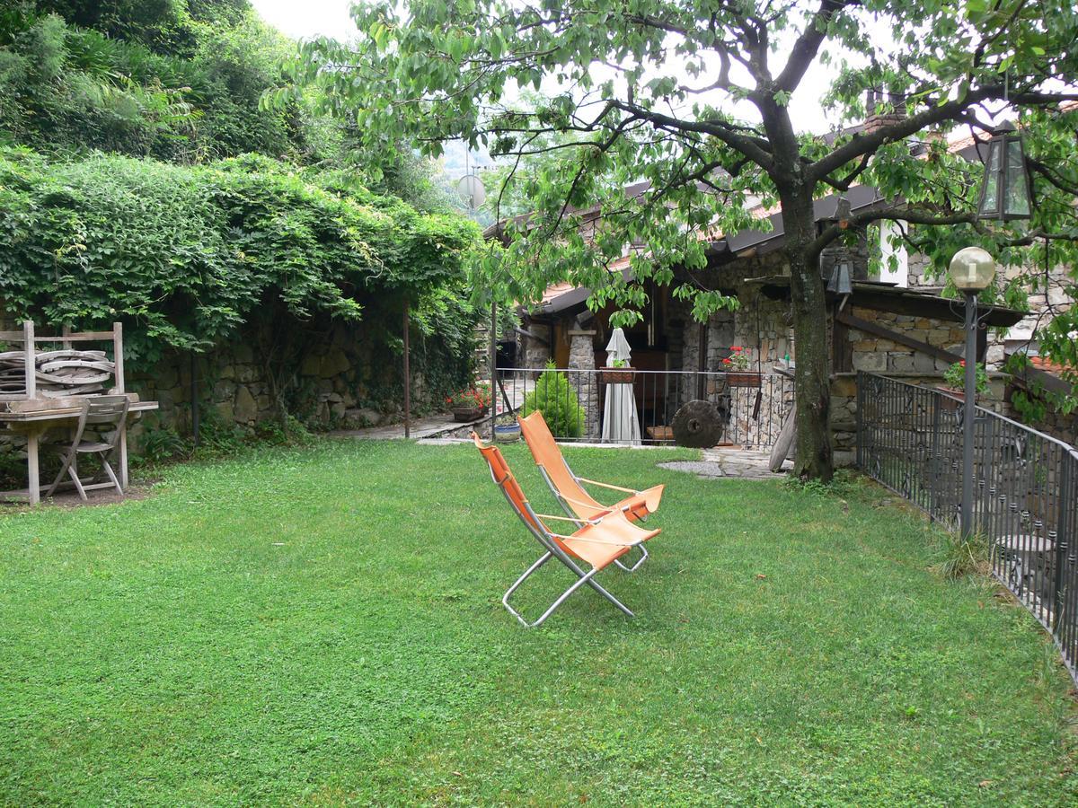 Il Cappellaio Matto Bed & Breakfast Montalto Ligure Bagian luar foto