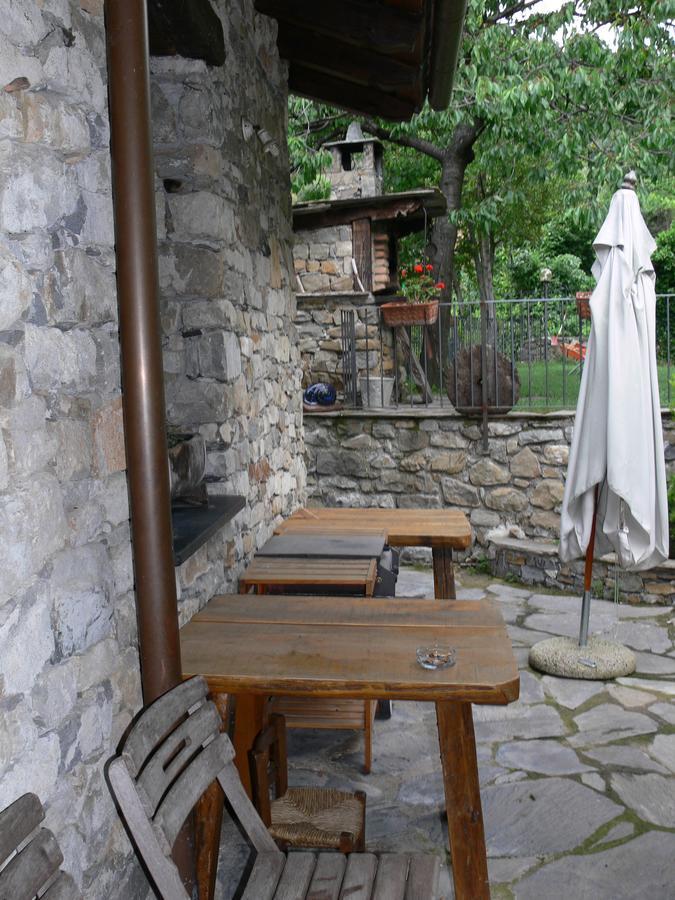 Il Cappellaio Matto Bed & Breakfast Montalto Ligure Bagian luar foto