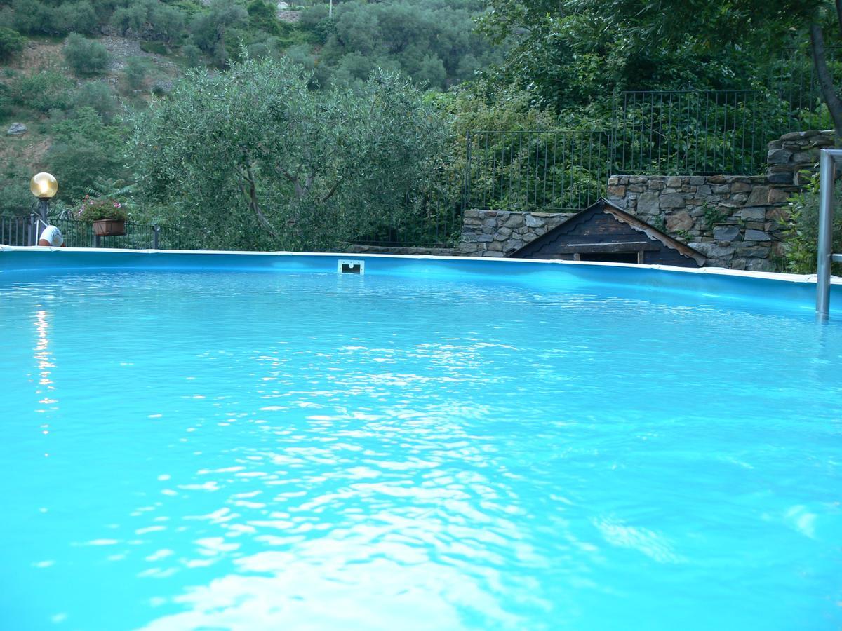 Il Cappellaio Matto Bed & Breakfast Montalto Ligure Bagian luar foto