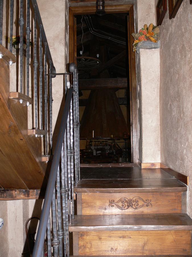 Il Cappellaio Matto Bed & Breakfast Montalto Ligure Bagian luar foto