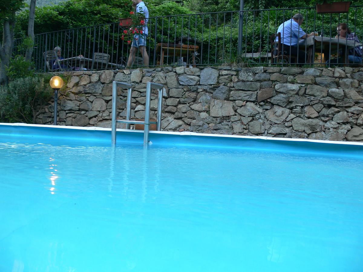 Il Cappellaio Matto Bed & Breakfast Montalto Ligure Bagian luar foto
