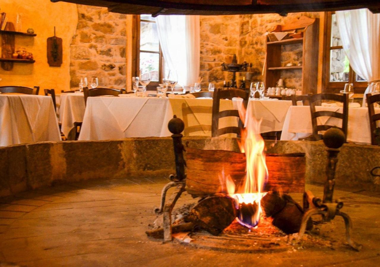 Il Cappellaio Matto Bed & Breakfast Montalto Ligure Bagian luar foto