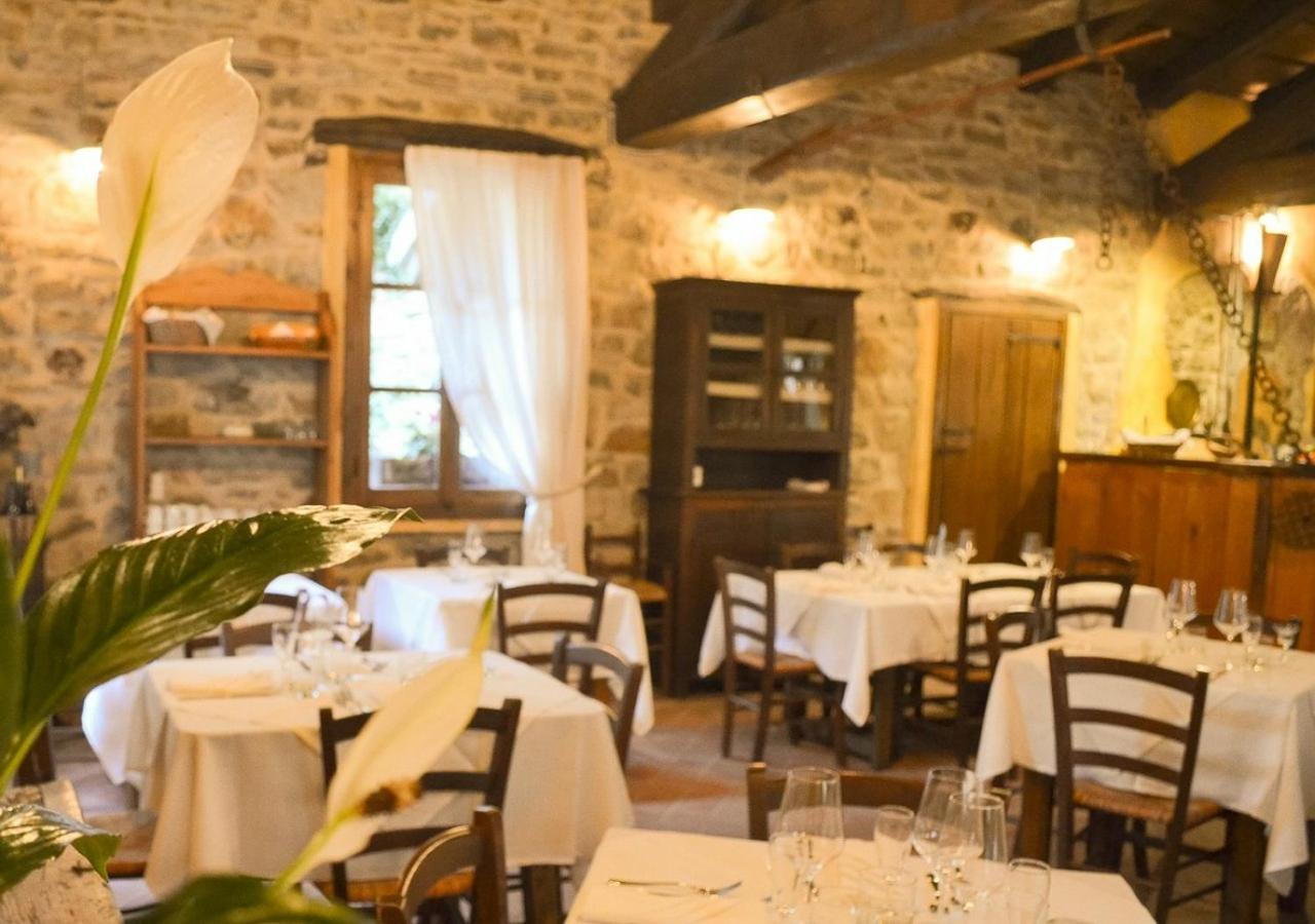 Il Cappellaio Matto Bed & Breakfast Montalto Ligure Bagian luar foto