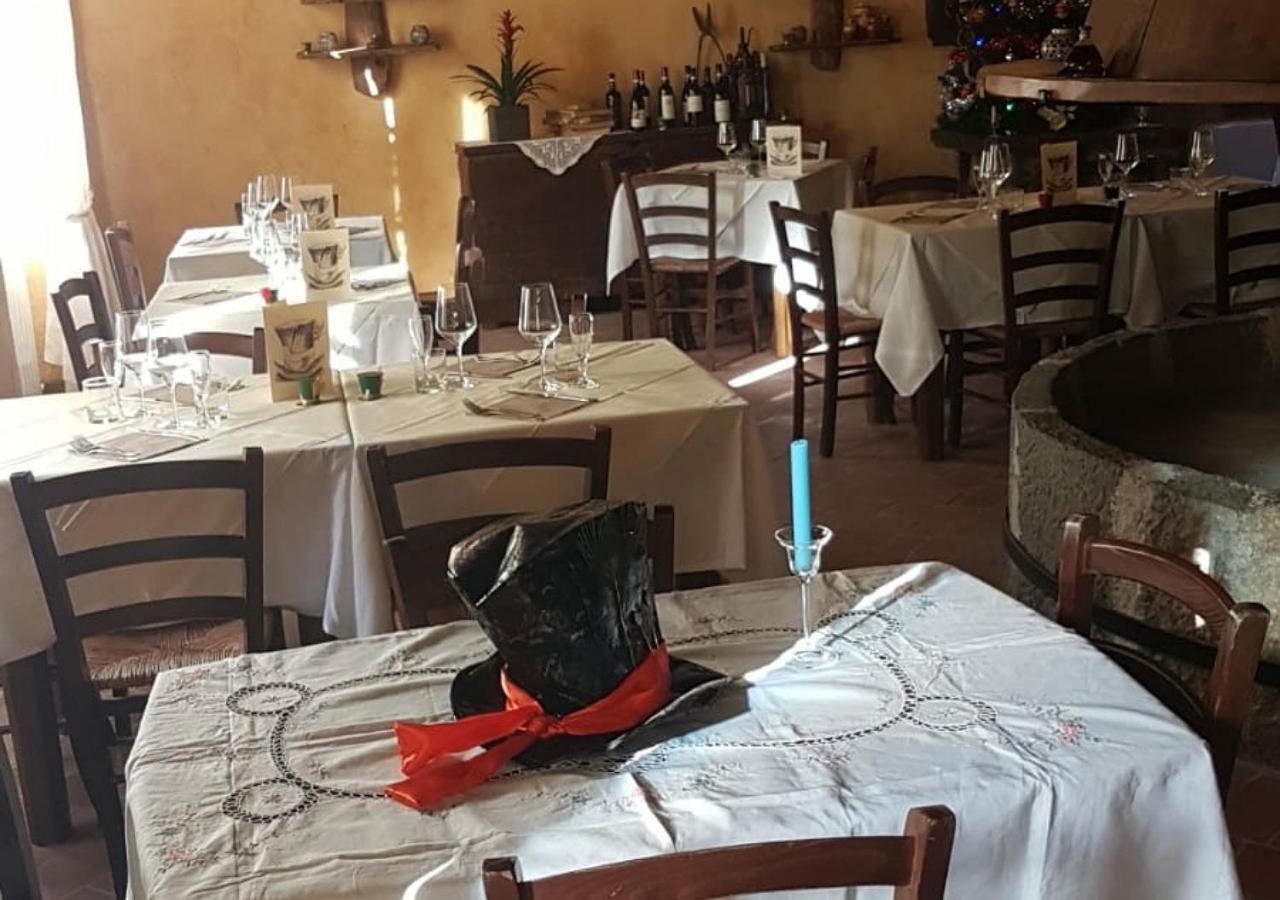 Il Cappellaio Matto Bed & Breakfast Montalto Ligure Bagian luar foto