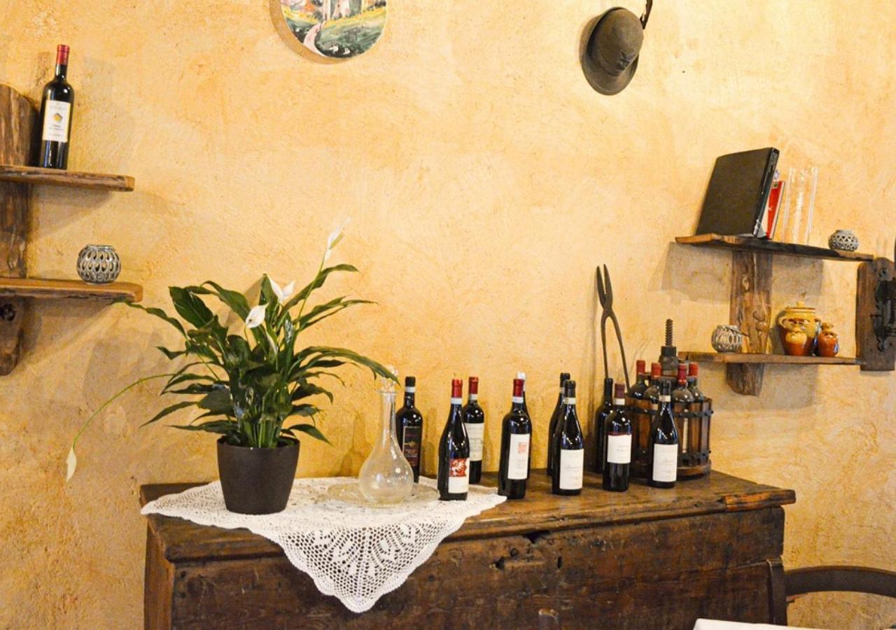 Il Cappellaio Matto Bed & Breakfast Montalto Ligure Bagian luar foto