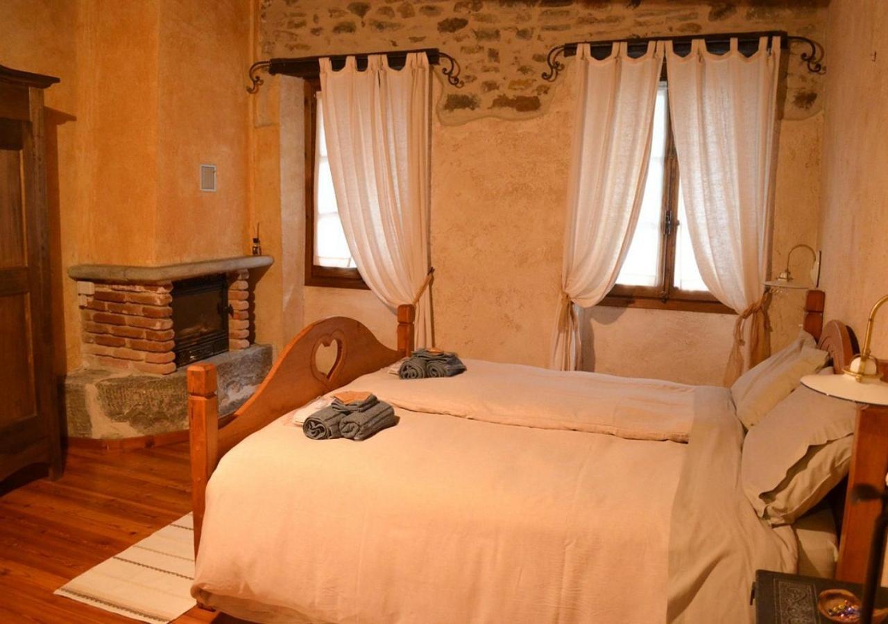 Il Cappellaio Matto Bed & Breakfast Montalto Ligure Bagian luar foto