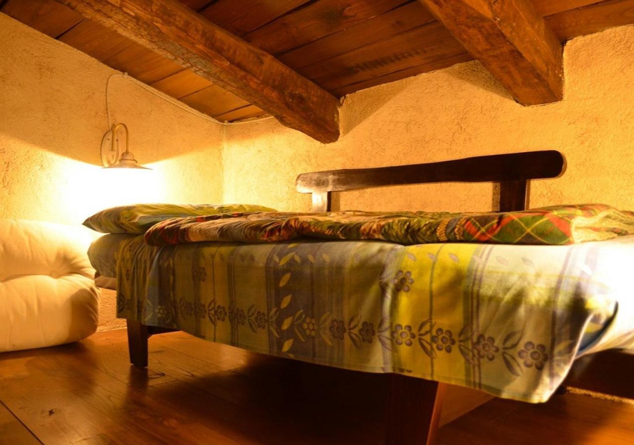 Il Cappellaio Matto Bed & Breakfast Montalto Ligure Bagian luar foto